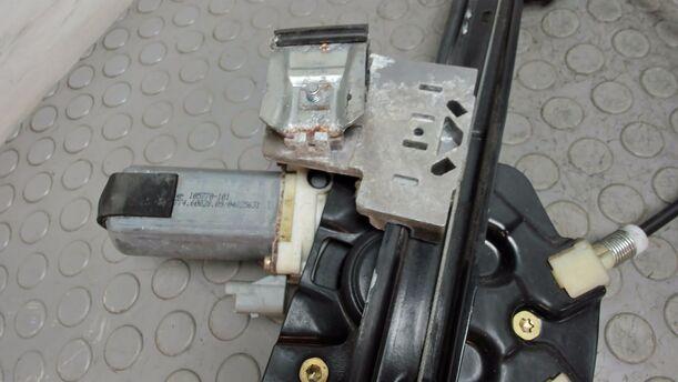 Foto: FENSTERHEBER VORNE LINKS ELEKTRISCH ( CABRIO ) eines Peugeot 206 CC 110 DX (DLX)