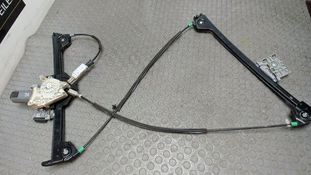Foto: FENSTERHEBER VORNE LINKS ELEKTRISCH ( CABRIO ) eines Peugeot 206 CC 110 DX (DLX)
