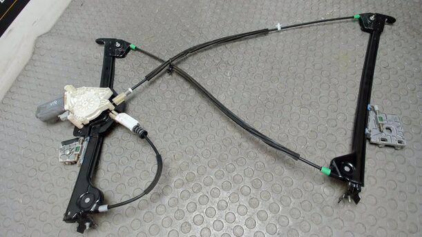 Foto: FENSTERHEBER VORNE RECHTS ELEKTRISCH ( CABRIO ) eines Peugeot 206 CC 110 DX (DLX)