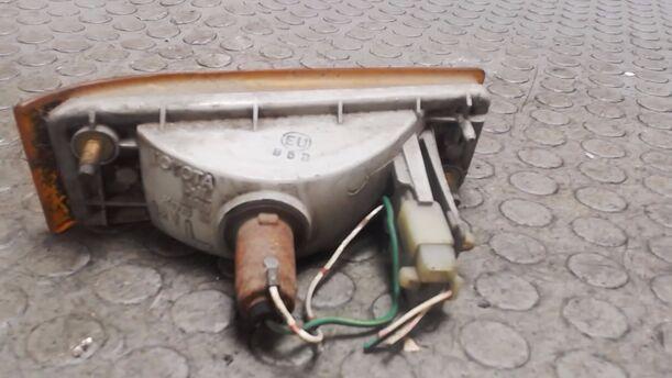 Foto: BLINKER VORN LINKS eines Toyota Starlet 1.0 DX (DLX)