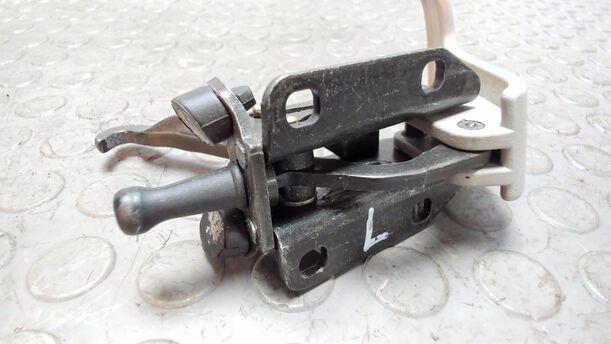 Foto: VERDECK VERSCHLUSS / VERRIEGELUNG RECHTS eines Peugeot 206 CC 110 DX (DLX)