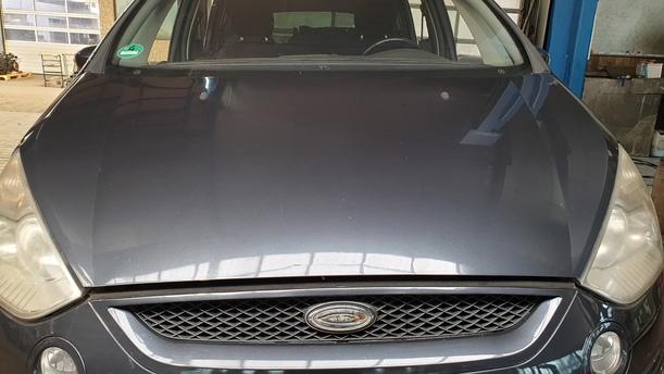 Foto: MOTORHAUBE eines Ford S-Max 2.0 TDCi DPF DX (DLX)