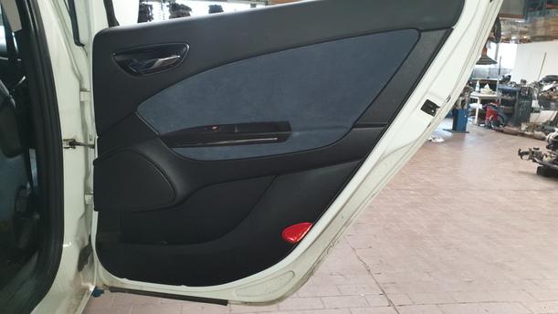 Foto: TÜR HINTEN RECHTS eines Fiat Bravo 1.9 Multijet 8V DPF DX (DLX)