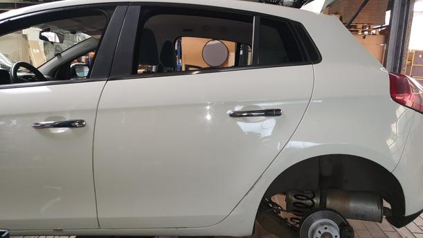 Foto: TÜR HINTEN LINKS eines Fiat Bravo 1.9 Multijet 8V DPF DX (DLX)