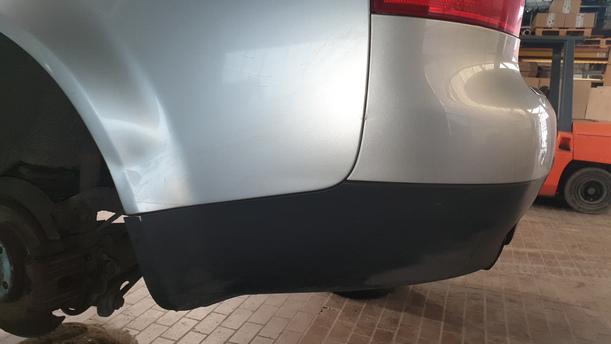 Foto: STOSSFÄNGER / STOßSTANGE HINTEN eines Audi A4 Avant 1.6 DX (DLX)
