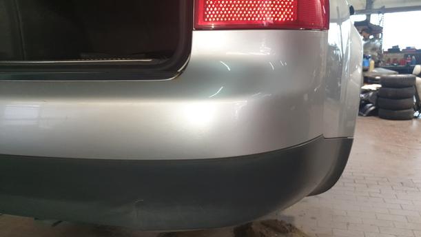 Foto: STOSSFÄNGER / STOßSTANGE HINTEN eines Audi A4 Avant 1.6 DX (DLX)