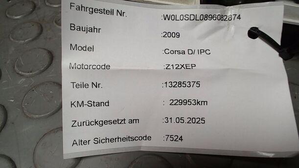 Foto: TACHOEINHEIT ( ENTHEIRATET ) eines Opel Corsa 1.2 16V DX (DLX)