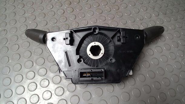 Foto: KOMBISCHALTER/ LENKSTOCKSCHALTER eines Opel Corsa 1.2 16V DX (DLX)