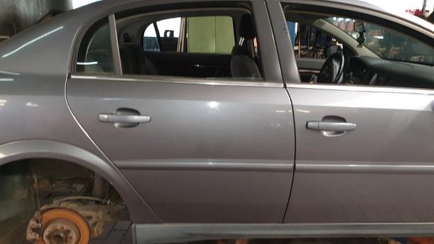 Foto: TÜR HINTEN RECHTS eines Opel Vectra 1.9 CDTI DX (DLX)