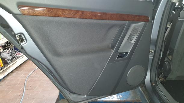 Foto: TÜR HINTEN LINKS eines Opel Vectra 1.9 CDTI DX (DLX)
