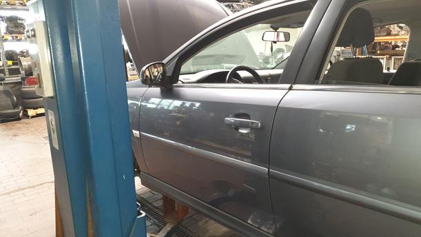 Foto: TÜR VORNE LINKS eines Opel Vectra 1.9 CDTI DX (DLX)