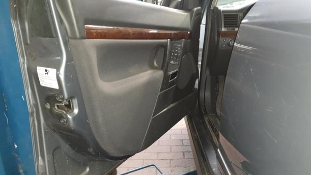 Foto: TÜR VORNE LINKS eines Opel Vectra 1.9 CDTI DX (DLX)