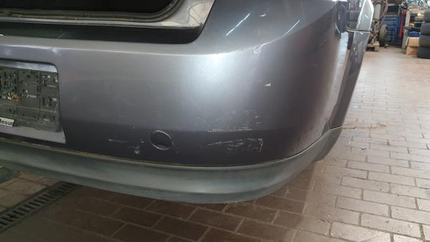 Foto: STOSSFÄNGER / STOßSTANGE HINTEN eines Opel Vectra 1.9 CDTI DX (DLX)