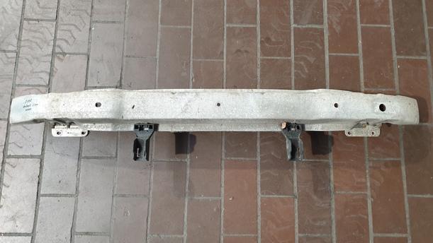 Foto: VERSTÄRKUNG HINTEN eines Opel Vectra 1.9 CDTI DX (DLX)