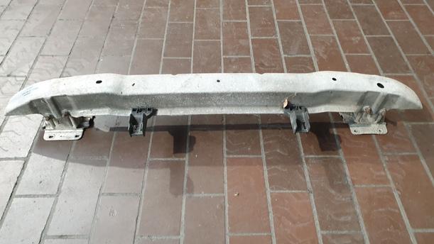 Foto: VERSTÄRKUNG HINTEN eines Opel Vectra 1.9 CDTI DX (DLX)