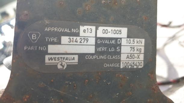 Foto: ANHÄNGERZUGVORRICHTUNG eines Opel Vectra 1.9 CDTI DX (DLX)
