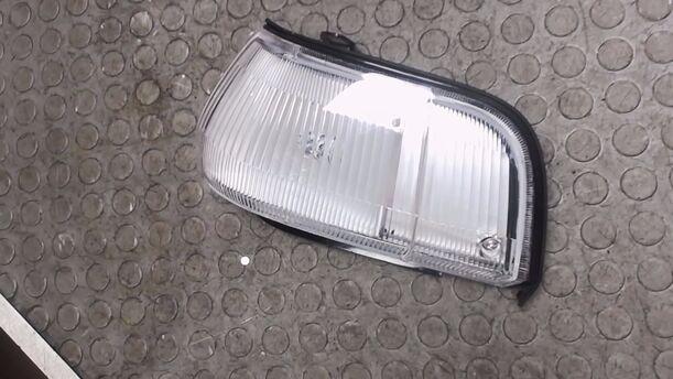 Foto: STANDLICHT LINKS eines Toyota Corolla 1.3 SR