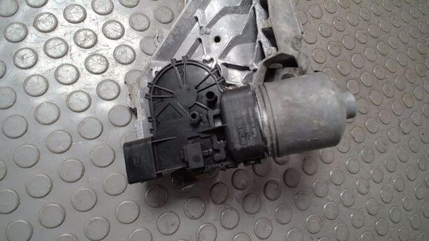 Foto: SCHEIBENWISCHERMOTOR VORN eines Ford Fiesta 1.6 TDCi SR
