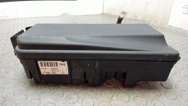 Foto: SICHERUNGSKASTEN eines Opel Vectra 1.9 CDTI SR