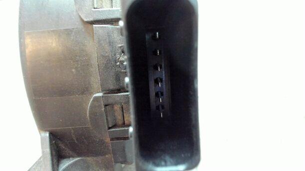 Foto: GASPEDAL ( DIESEL / SCHALTGETRIEBE ) eines Opel Vectra 1.9 CDTI SR