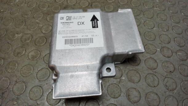Foto: AIRBAGSTEUERGERÄT eines Opel Vectra 1.9 CDTI SR