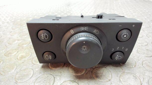Foto: LICHTSCHALTER eines Opel Vectra 1.9 CDTI SR