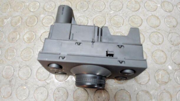Foto: LICHTSCHALTER eines Opel Vectra 1.9 CDTI SR