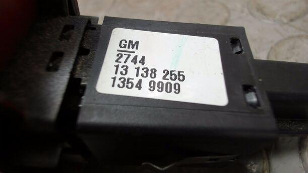 Foto: WARNBLINKSCHALTER eines Opel Vectra 1.9 CDTI SR