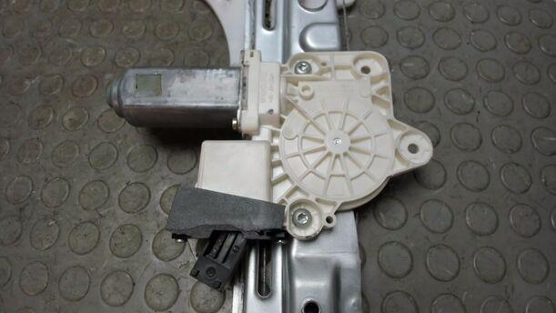 Foto: FENSTERHEBER HINTEN LINKS ELEKTRISCH eines Opel Vectra 1.9 CDTI SX