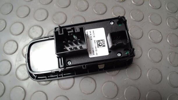 Foto: FENSTERHEBERSCHALTER eines Ford Fiesta 1.6 TDCi SX