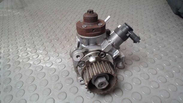 Foto: HOCHDRUCKPUMPE / EINSPRITZPUMPE eines Ford Fiesta 1.6 TDCi SX