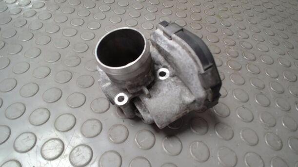 Foto: DROSSELKLAPPENSTUTZEN/ DROSSELKLAPPE eines Ford Fiesta 1.6 TDCi SX