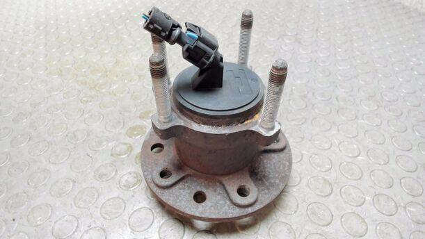 Foto: RADNABE HINTEN LINKS eines Opel Vectra 1.9 CDTI SX