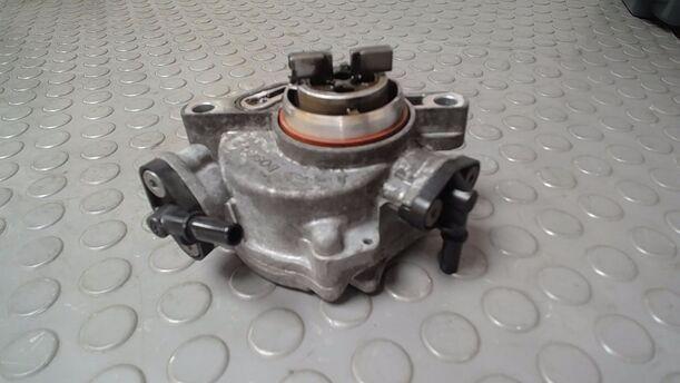Foto: VAKUUMPUMPE eines Ford Fiesta 1.6 TDCi SX