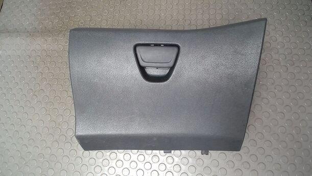 Foto: HANDSCHUHFACH eines Ford Fiesta 1.6 TDCi SX