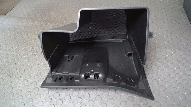 Foto: HANDSCHUHFACH eines Ford Fiesta 1.6 TDCi SX