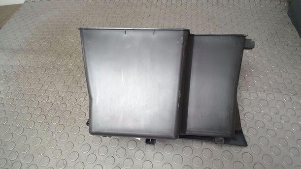 Foto: HANDSCHUHFACH eines Ford Fiesta 1.6 TDCi SX