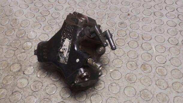 Foto: DIESELPUMPE / HOCHDRUCKPUMPE BOSCH eines Opel Corsa 1.3 CDTI SX