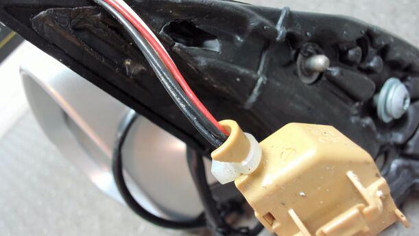 Foto: AUSSENSPIEGEL LINKS ELEKTRISCH VERSTELLBAR eines Audi A4 Avant 1.6 SX