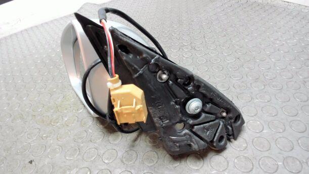 Foto: AUSSENSPIEGEL LINKS ELEKTRISCH VERSTELLBAR eines Audi A4 Avant 1.6 SX