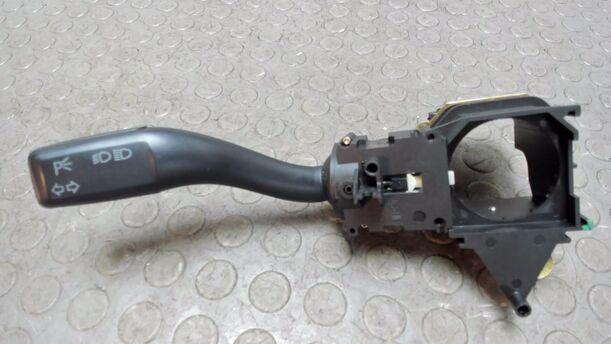Foto: BLINKERSCHALTER / KOMBISCHALTER eines Audi A4 Avant 1.6 SX