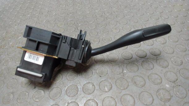 Foto: BLINKERSCHALTER / KOMBISCHALTER eines Audi A4 Avant 1.6 SX