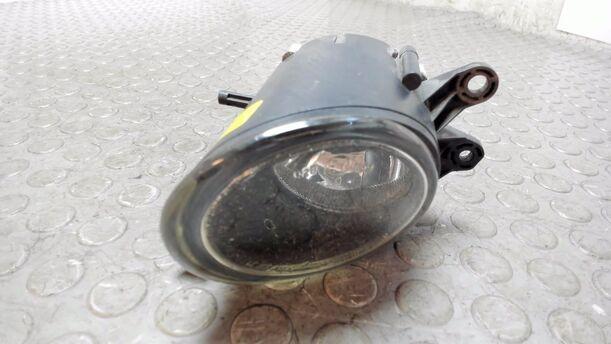 Foto: NEBELSCHEINWERFER LINKS eines Audi A4 Avant 1.6 SX