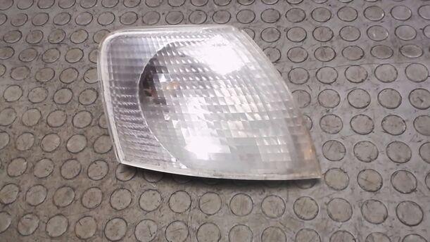 Foto: BLINKER / BLINKLEUCHTE RECHTS eines VW Passat Variant 1.6 SX