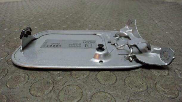 Foto: TANKKLAPPE / TANKDECKEL eines Audi A4 Avant 1.6 SX