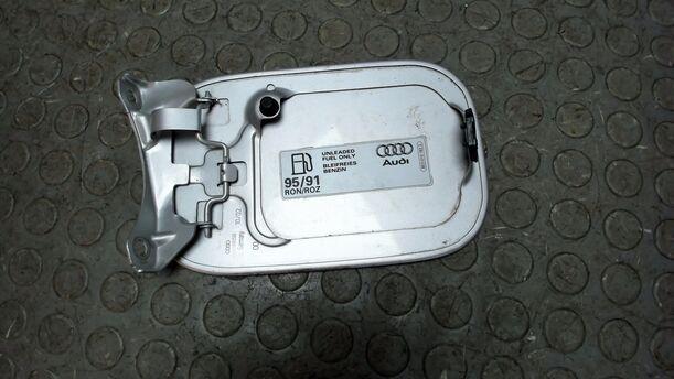 Foto: TANKKLAPPE / TANKDECKEL eines Audi A4 Avant 1.6 SX