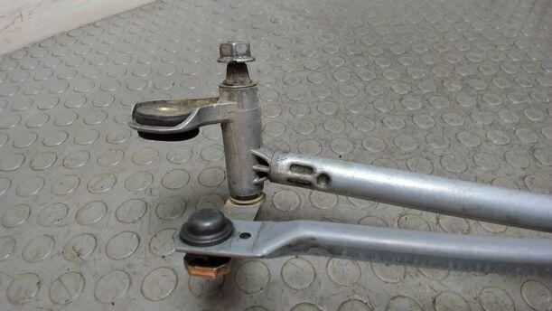 Foto: SCHEIBENWISCHERMOTOR VORNE eines Audi A4 Avant 1.6 SR
