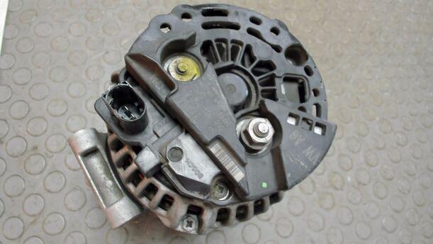 Foto: LICHTMASCHINE / GENERATOR 150 A eines Audi A4 Avant 1.6 SR