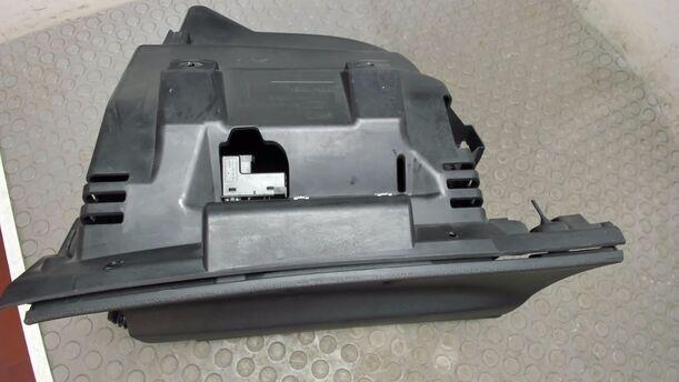 Foto: HANDSCHUHFACH eines Ford S-Max 2.0 TDCi DPF GT (Hotline)
