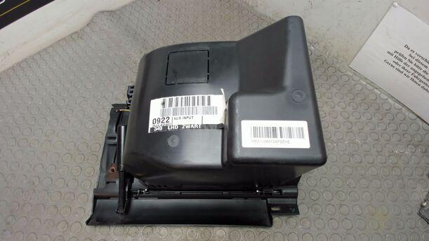 Foto: HANDSCHUHFACH eines Ford S-Max 2.0 TDCi DPF GT (Hotline)